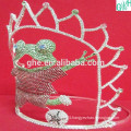 Lovely movement of the crown,plastic tiara crown